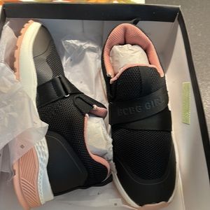 NWT in box BCBG girls black and mauve sneakers size 3